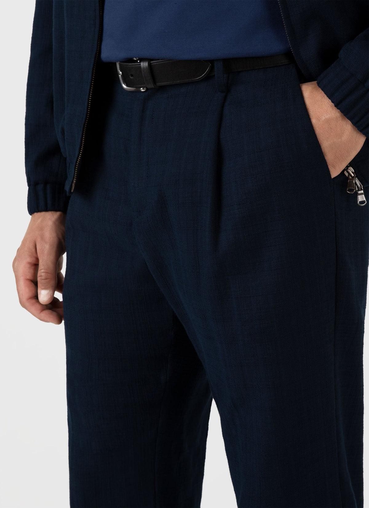 Mens Cotton Raffia Pleat Trouser In Navy Mtrs3107 Buaa